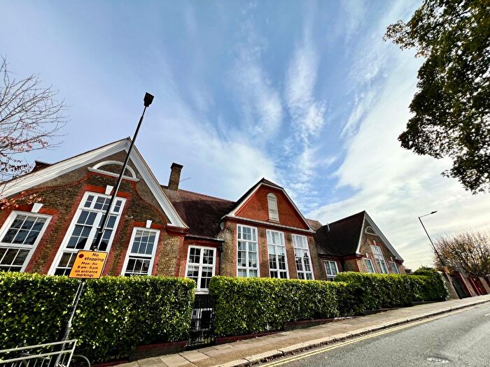 2 Bedroom Flat For Sale In Schoolhouse Yard, Bloomfield Road, Woolwich, London, SE18