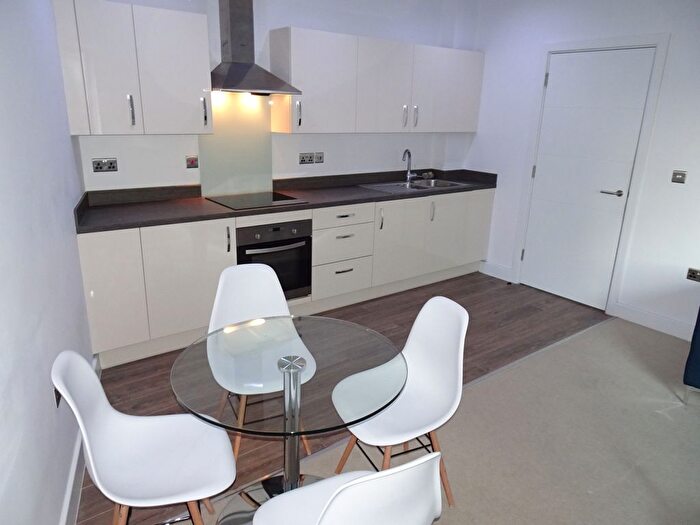 2 Bedroom Flat To Rent In Summer Lane, Birmingham, B19