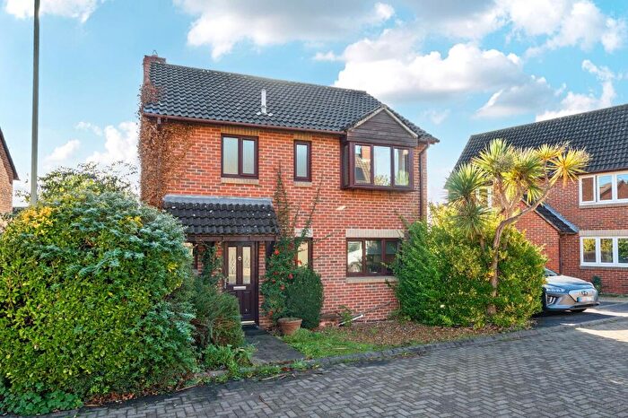 3 Bedroom Detached House To Rent In Harvest Close, Winchester, SO22