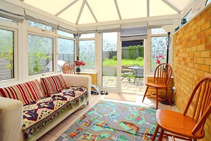 3 Bedroom Terraced House For Sale In Rose End, Worcester Park, KT4