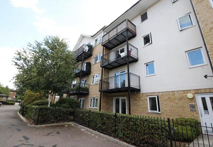 1 Bedroom Flat To Rent In Cooks Way, Hitchin, Hertfordshire, SG4