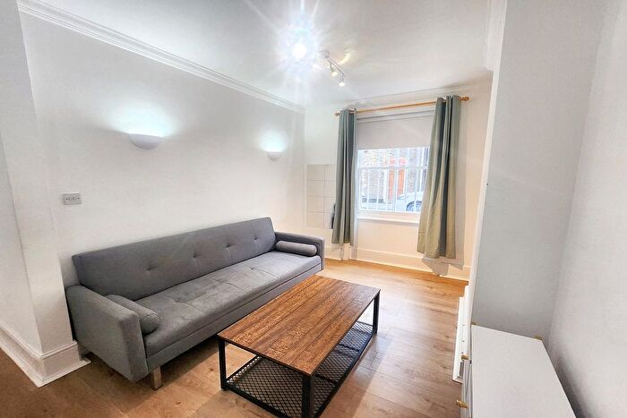 1 Bedroom Flat To Rent In Albert Mansions, Luxborough Street, Marylebone, London, W1U