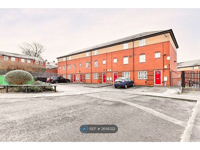 6 Bedroom Terraced House To Rent In Gadd Street, Nottingham, NG7