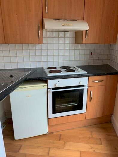Studio To Rent In Willesden High Road, London, NW10