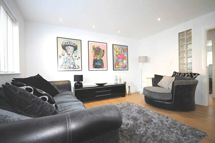 2 Bedroom Apartment To Rent In Old Birley Street, Manchester, M15