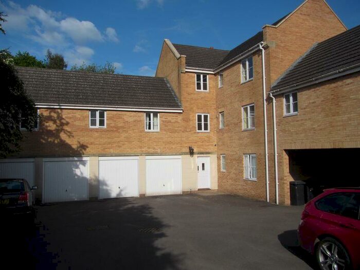 2 Bedroom Coach House To Rent In Orchard Gate, Bristol, BS32