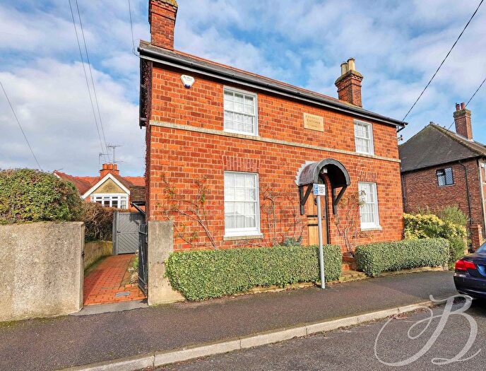 3 Bedroom Detached House For Sale In High Road, Cookham, SL6