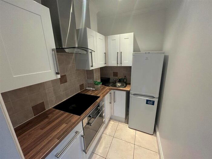 2 Bedroom Flat To Rent In Alfred Road, London, W3