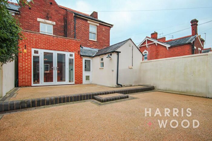 3 Bedroom End Of Terrace House For Sale In Gladstone Road, Colchester, CO1