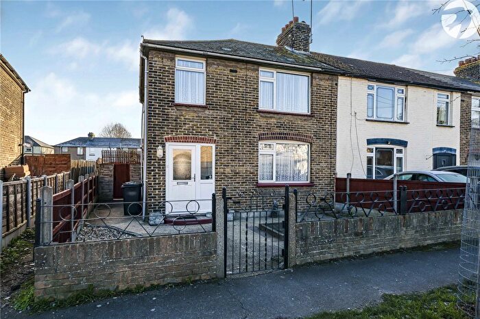 3 Bedroom End Terrace House For Sale In Gasson Road, Swanscombe, Kent, DA10