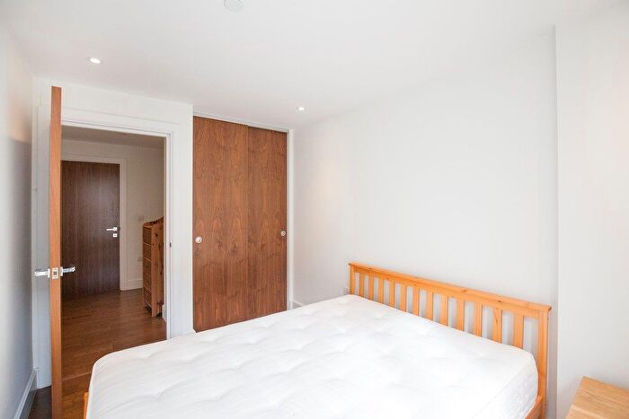 1 Bedroom Flat To Rent In Henry Macaulay Avenue, Kingston Upon Thames, KT2