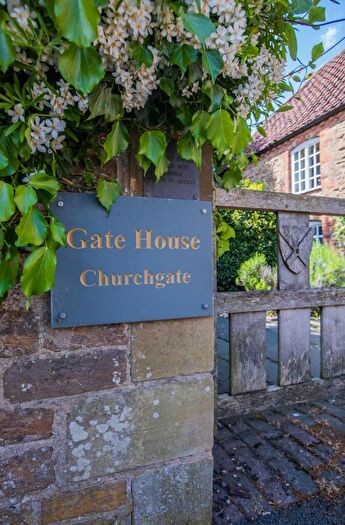 5 Bedroom Terraced House For Sale In Church Farm Mews, Burton-Upon-Stather, DN15