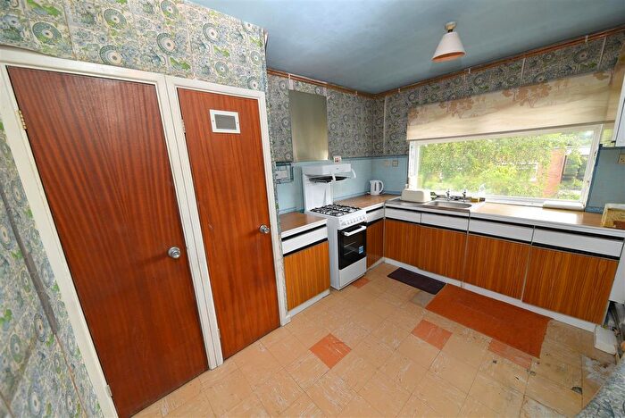 2 Bedroom Flat For Sale In Walmead Croft, Harborne, Birmingham, B17