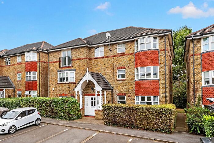2 Bedroom Flat For Sale In Clockhouse Place, Putney, SW15