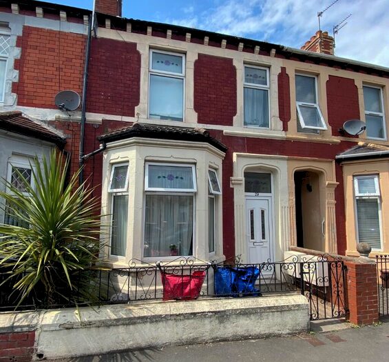 2 Bedroom Flat To Rent In Coedcae Street, Cardiff(City), CF11