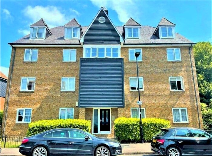 2 Bedroom Flat To Rent In Northumberland Road, Beckton E6