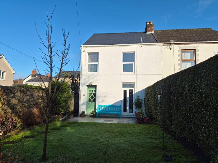 3 Bedroom End Terrace House For Sale In Minffrwd Road, Pencoed, CF35