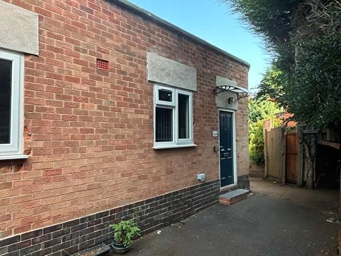 2 Bedroom Flat To Rent In Arleston Drive, Wollaton, Nottingham, NG8