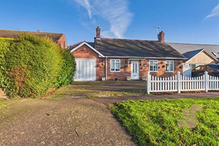 4 Bedroom Detached Bungalow For Sale In Fairhaven Avenue, West Mersea, CO5
