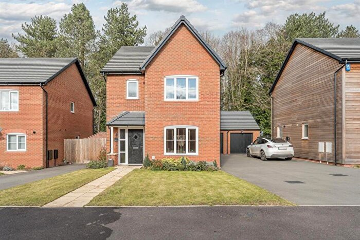 3 Bedroom Detached House For Sale In Red Oak Drive, Cookley, DY10