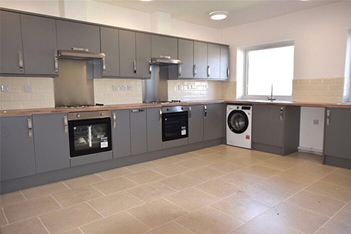1 Bedroom Flat To Rent In Hollow Way, Cowley, Oxford, Oxfordshire, OX4