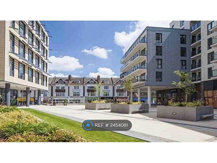 1 Bedroom Flat To Rent In Bradfield House, Woking, GU22