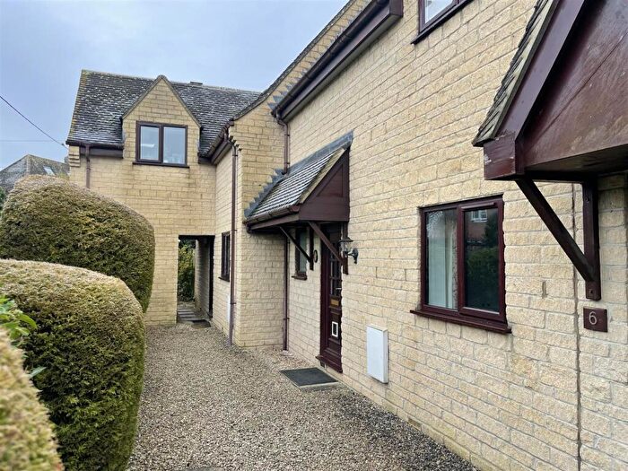 2 Bedroom Flat For Sale In Station Road, Bourton-on-the-Water, GL54