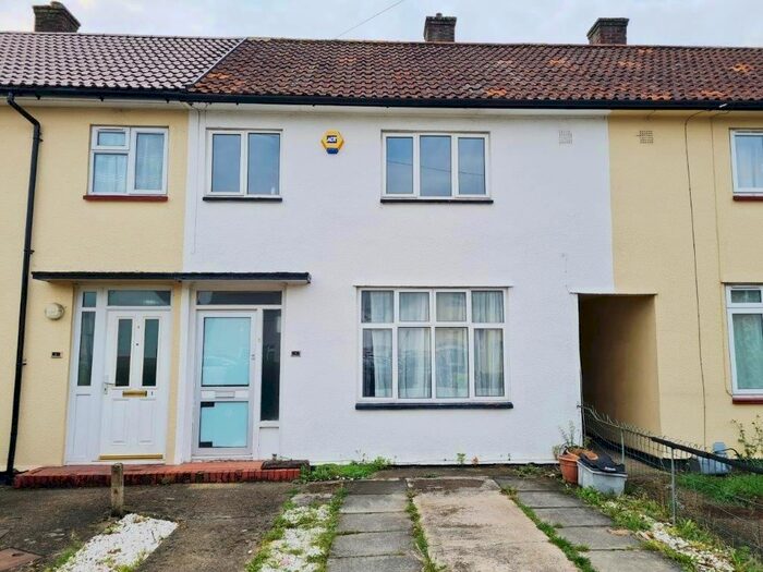 2 Bedroom Property To Rent In Maylands Road, Watford, WD19