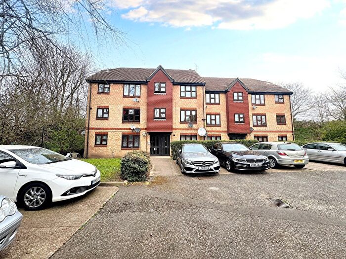 1 Bedroom Flat To Rent In Turnstone Close, Plaistow, E13