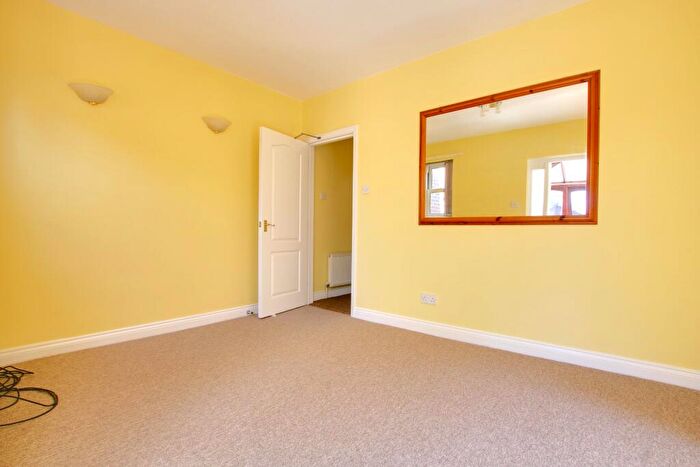 2 Bedroom Flat For Sale In Cavendish Grove, Southampton, SO17