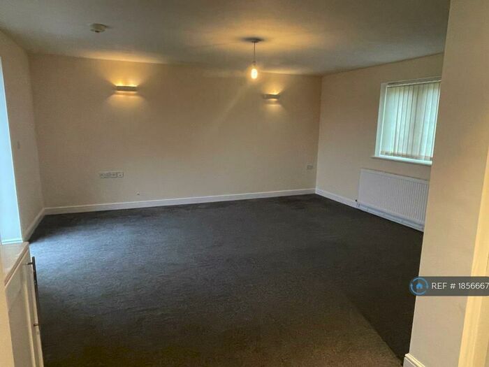 2 Bedroom Flat To Rent In Rochdale Road, Rochdale, OL16