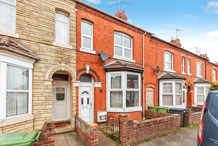 3 Bedroom Terraced House For Sale In Gordon Road, Wellingborough, NN8