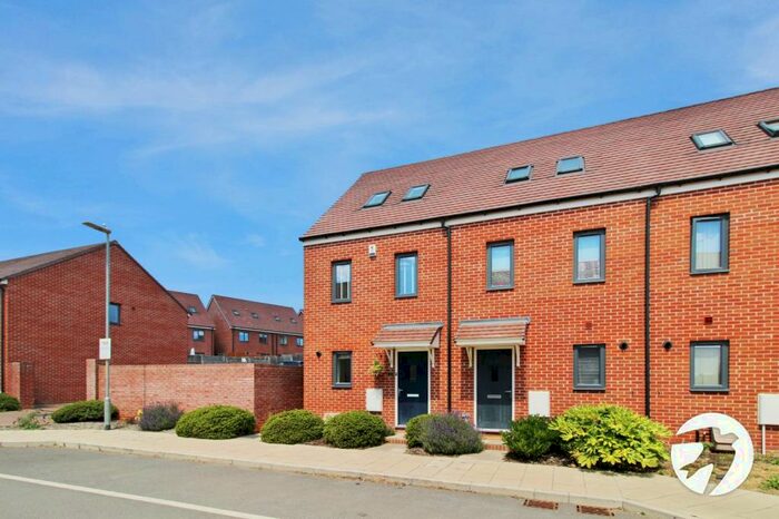 2 Bedroom End Of Terrace House To Rent In Swann Street, Castle Hill, Ebbsfleet Valley, Swanscombe, DA10