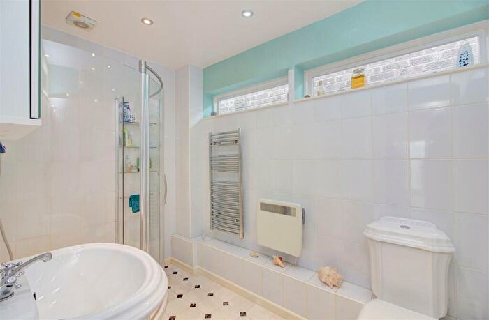 3 Bedroom Bungalow For Sale In Vale Leaze, Little Somerford, SN15
