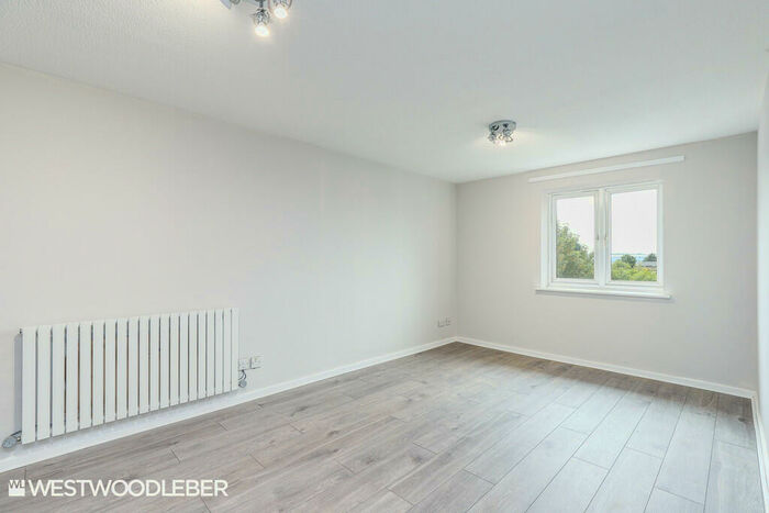 1 Bedroom Apartment To Rent In Waltham Cross, Herts, EN8