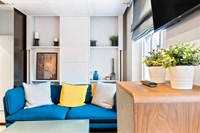 Apartment To Rent In Oakley Square, King's Cross, Euston, Camden, London, NW1