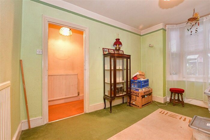 2 Bedroom Terraced House For Sale In Lansdown Road, Canterbury, Kent, CT1