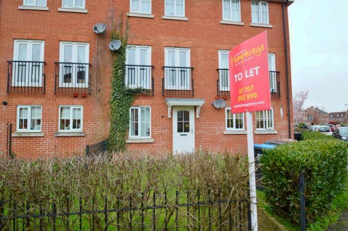 5 Bedroom Property To Rent In Dragon Road, AL10