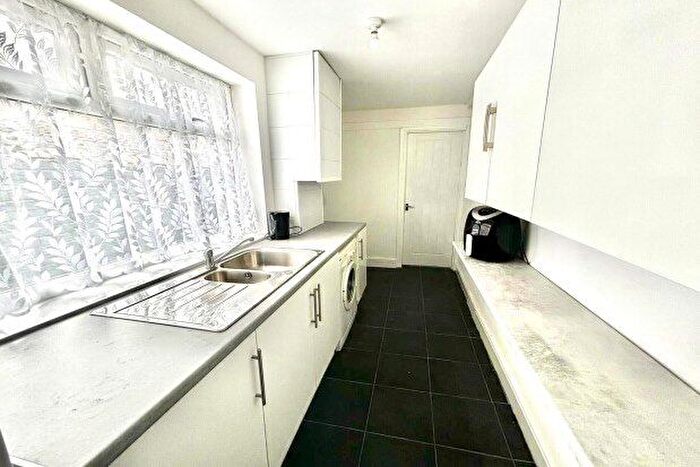 3 Bedroom Property To Rent In Holly Street, Middlesbrough, TS1