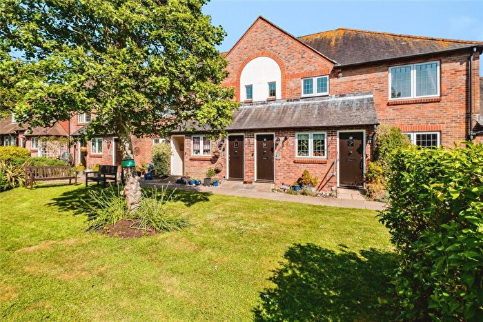 2 Bedroom Flat For Sale In Horsham Road, Steyning, West Sussex, BN44