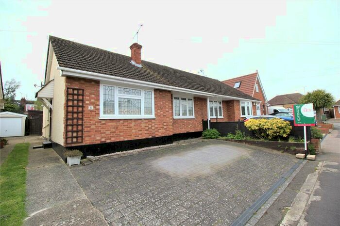 3 Bedroom Bungalow To Rent In The Redinge, CM11