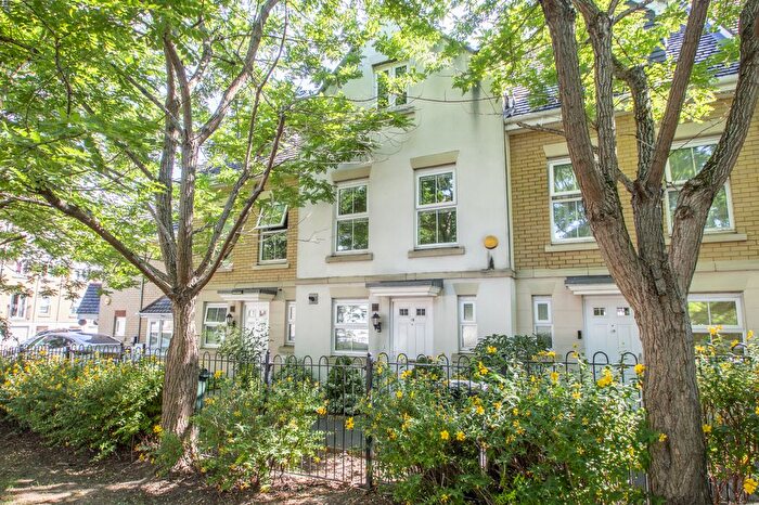 3 Bedroom Terraced House To Rent In Dartford, DA1