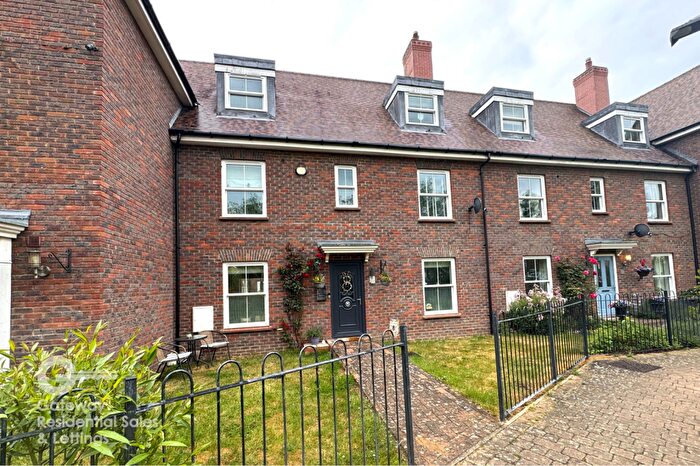 5 Bedroom Town House For Sale In Peter Taylor Avenue, Braintree, Essex, CM7