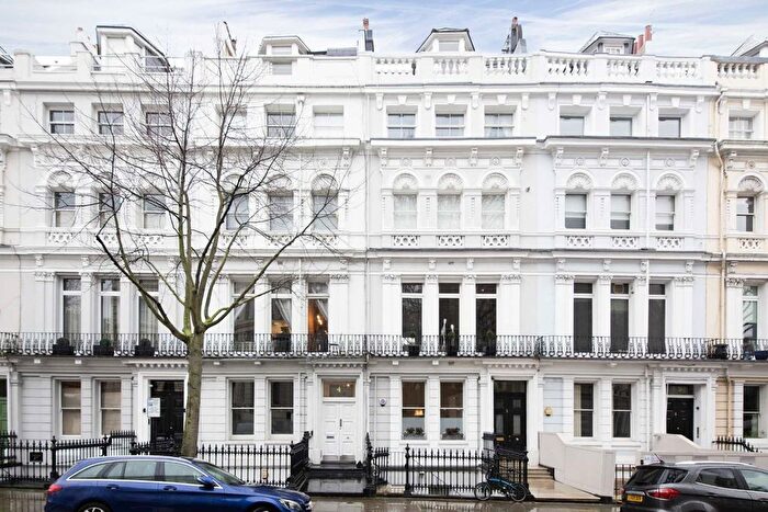 1 Bedroom Flat To Rent In Ladbroke Gardens, Ladbroke Gardens, W11