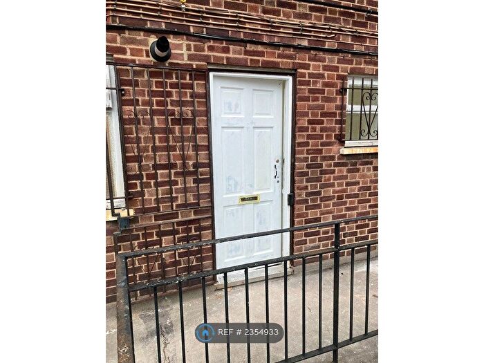 2 Bedroom Flat To Rent In Haberdasher Place, London, N1