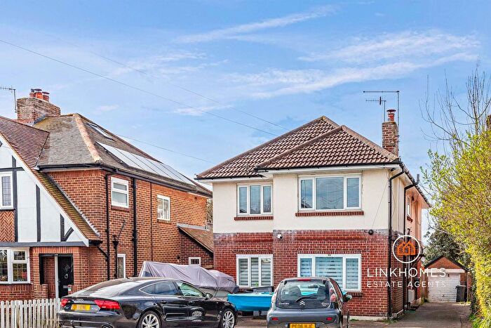 2 Bedroom Flat For Sale In Fernside Road, Poole, BH15