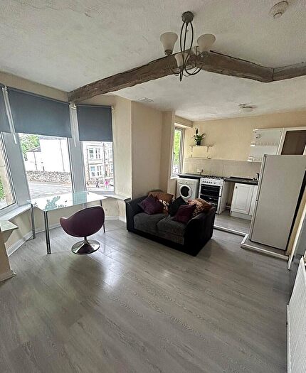 1 Bedroom Flat To Rent In Richmond Road, Cardiff(City), CF24