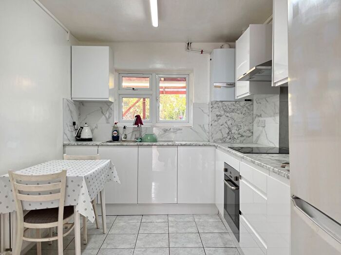 3 Bedroom Terraced House To Rent In Henley Road, Edmonton, N18