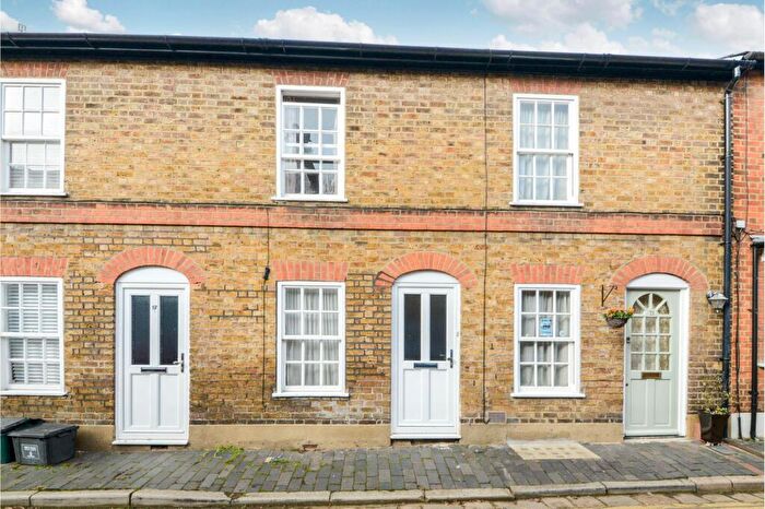 2 Bedroom Terraced House To Rent In College Place, AL3