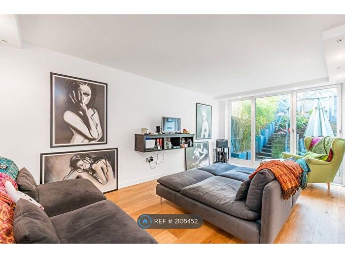 2 Bedroom Flat To Rent In Great Western Road, London, W11